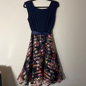 Elegant navy blue floral dress. Size 12
